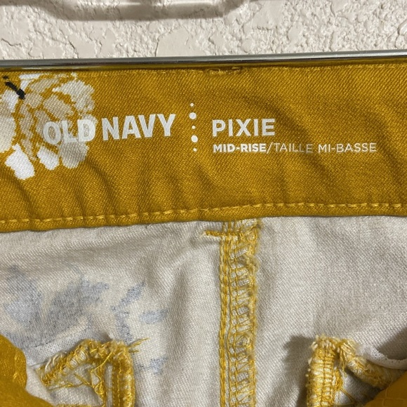 Old Navy Floral Pants - Picture 6 of 8
